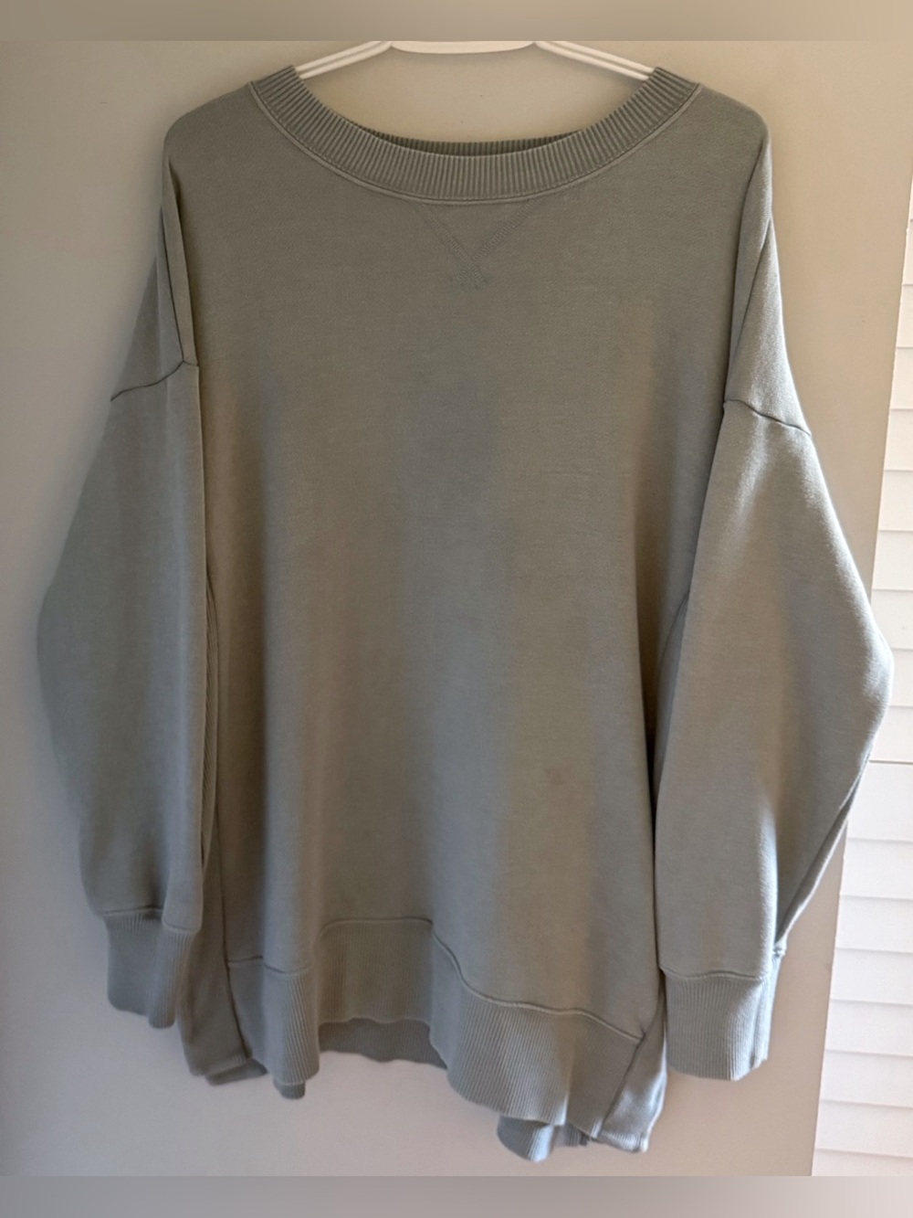 Aerie Sweatshirt w/ Side Slits M